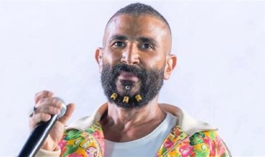 أحمد سعد يرد على انتقادات إطلالته في الغردقة: «الغرابة أصبحت جزءًا من شغلي»