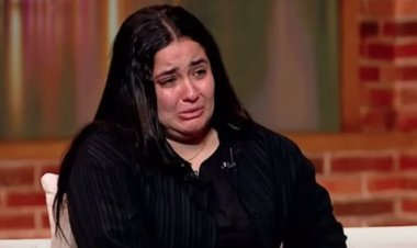 «جوزي مكنش لاقي يتعالج».. أرملة إبراهيم شيكا ترد على مطالبة والدته بالميراث