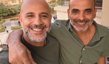 نفياً للشائعات.. عزيز الشافعي يظهر برفقة أيمن بهجت قمر ويثير التساؤلات