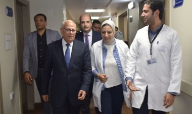 محافظ بورسعيد يتفقد عددا من مستشفيات التأمين الصحي الشامل