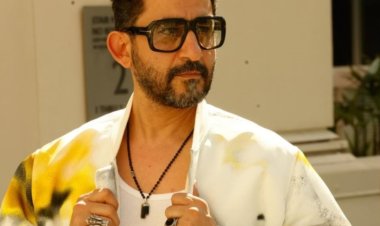 بإطلالة عصرية.. «أحمد حلمي»  يتألق بـ اللوك الشتوي