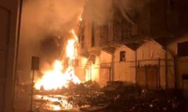 حريق يلتهم محتويات مخزن خلف فندق شهير بالهرم 