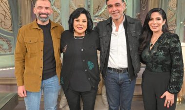 منى زكي وصناع فيلم «الرحلة 404» في ضيافة صاحبة السعادة