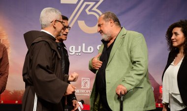 بعد ظهوره بالعكاز.. خالد الصاوي اللي عايز يقتلني يبعدني عن الفن