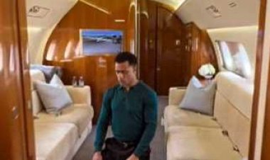 على أنغام أغنيته "الحمد لله".. محمد رمضان ينشر فيديو له وهو يصلي في الطائرة