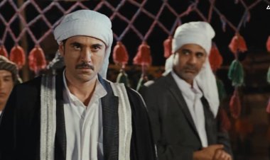 مستعينا بمشهد من «فيلم المصلحة».. أب يحتفل بفسخ خطبة ابنته بطريقة كوميدية