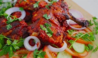 بسبب وجبات دجاج من مطعم شهير.. إصابة 83 شخصًا بتسمم غذائي في المنيا