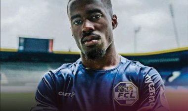 بعد اتفاق رسمي يضمن الحقوق.. الزمالك ينهي تعاقده مع "تيدي أوكو"