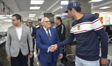 محافظ بورسعيد يتفقد سير العمل بالمجمع الاسترشادي المطور للجهاز التنفيذي بمجمع المصالح