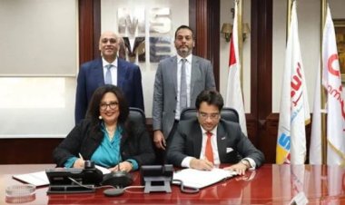 200 مليون جنيه.. تنمية المشروعات يوقع عقدين للتمويل متناهي الصغر