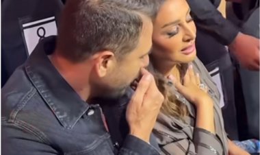 جلس بجوارها " وهاتك يارغي ".. صلح أنغام وأحمد عز وتحول علاقتهما لصداقة بعد انفصالهما بسنوات