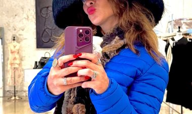 بقبعة غريبة.. هيدي كرم تسير على خطى النجمات العالميات