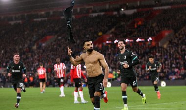 صلاح يخرج عن صمته ويهاجم إدارة ليفربول