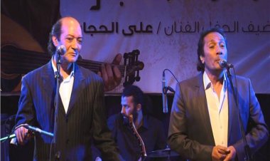 النجم علي الحجار يقدم لمسة وفاء لشقيقه أحمد الحجار في حفل الليلة