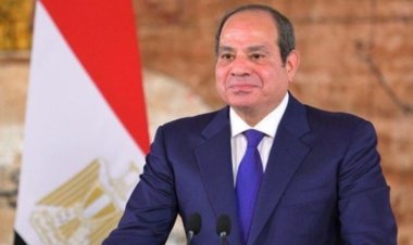 الرئيس السيسي يتناول الإفطار مع قادة القوات المسلحة والإعلاميين بعد صلاة العيد