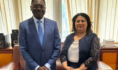 سفيرة مصر في الكاميرون تلتقي مع سكرتير عام الرئاسة الكاميرونية