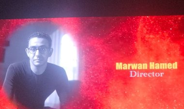 يسري نصرالله يتسلم جائزة المخرج مروان حامد في افتتاح مهرجان القاهرة للفيلم القصير