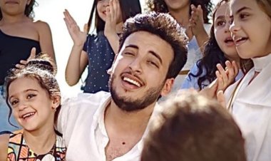 بين مكة والمدينة.. الحسن عادل ينتهي من كليب «نبينا محمد نبينا» ويحدد موعد طرحه