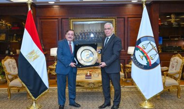 النائب العام يستقبل رئيس محكمة استئناف أسيوط لبحث تعزيز التعاون القضائي