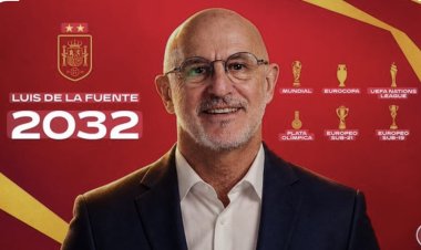 تجديد عقد دي لا فوينتي مع منتخب إسبانيا رسميًا.. بطل العالم مستمر حتى 2032