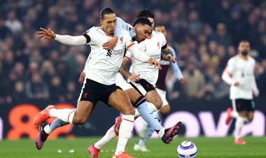 رغم تألق صلاح.. ليفربول يتعادل مع أستون فيلا (2-2) في الدوري الإنجليزي