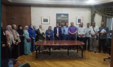 صحفيو «العمال» يكشفون تفاصيل أزمات الجريدة في لقائهم مع «البلشي»