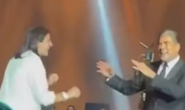 خوفًا من تكرار سيناريو راغب علامة.. وائل كفوري يهرب من معجبة حاولت تقبيله