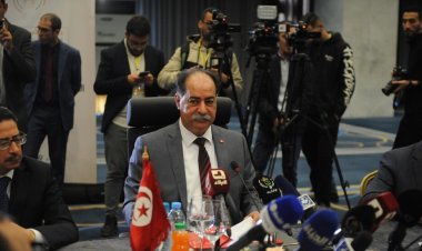 وزير الداخلية التونسي من الجزائر: استقرار بلدنا من استقراركم