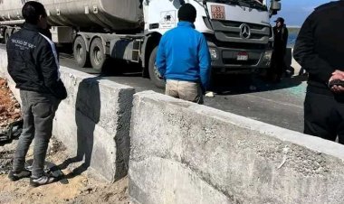 «اصطدم بحاجز حديدي».. مصرع سائق «نقل ثقيل» في حادث بالدقهلية