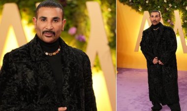 لصالح مستشفى 57357..  أحمد سعد يعلن بيع بالطو «Joy Awards» في مزاد يبدأ بـ5 ملايين جنيه