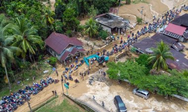 19 قتيلا من جراء فيضانات وانهيارات أرضية بإندونيسيا