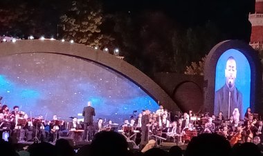 دموع تامر عاشور  بمهرجان الموسيقى العربية