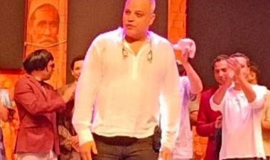 الجمهور السكندرى يشيد بعرض نوستالجيا 80/90 على مسرح محمد عبد الوهاب للمخرج تامر عبد المنعم