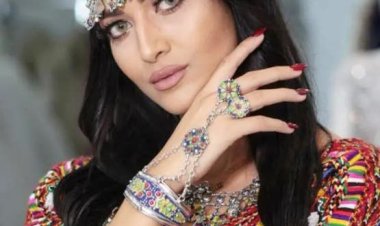 تغريم ملكة جمال الجزائر السابقة وحيدة قروج بسبب نشر صور خاصة لعارضة أزياء