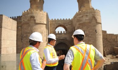 جولة تفقدية للمواقع الأثرية بمشروع الإدارة الثقافية المتكاملة بمنطقة الدرب الأحمر