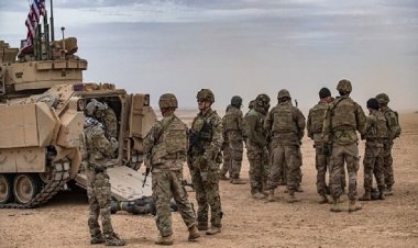 انفجارات قوية تهز القاعدة الأمريكية في حقل العمر النفطي