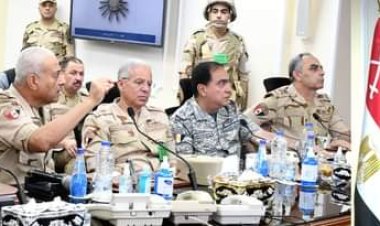 الفريق أول عبد المجيد صقر يشهد تنفيذ مشروع مراكز القيادة الاستراتيجي التعبوي التخصصي للهيئة الهندسية للقوات المسلحة