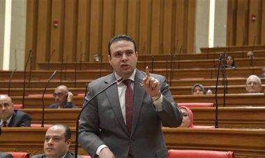 «أسوأ حكومة في تاريخ مصر».. النائب عبد المنعم إمام منتقدًا الحكومة: بتقطع الكهرباء ساعة وعليها ساعة هدية