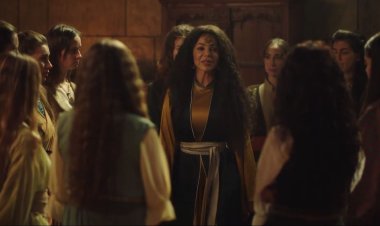 سوزان نجم الدين تدرب حوريات الجنة في الحلقة العاشرة من «الحشاشين»