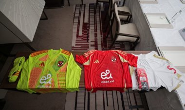 الأهلي بالزي التقليدي أمام الزمالك في السوبر الإفريقي