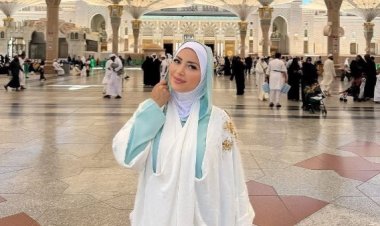 نسرين طافش ترد على منتقدي أدائها العمرة: الدين علاقة خاصة.. ولا أحد يملك مفاتيح الجنة والنار