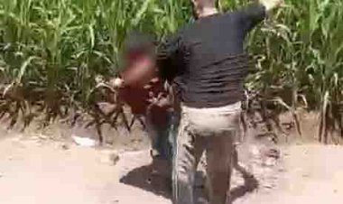 ذهب الي والدته دون علمه  ...ضبط عامل اعتدى على نجله في البدرشين