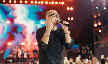 عمرو دياب يتألق في أجمل ليالي مهرجان الجونة.. والنجوم يغنون معه