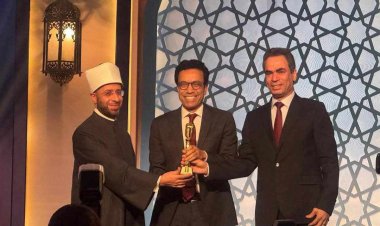 بسبب «قطايف».. وزير الأوقاف ورئيس «الوطنية للإعلام» يكرمان سامح حسين