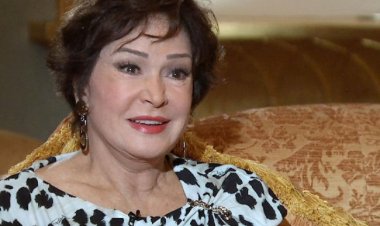 بفكرة طريفة.. لبلبة تسخر من التدخين وتوجه رسالة للمدخنين على طريقتها الخاصة