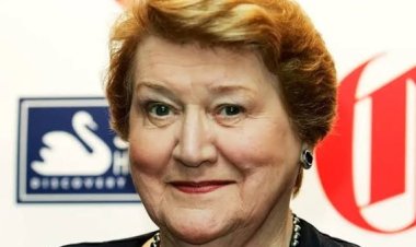 وفاة النجمة البريطانية باتريشيا روتليدج عن عمر 96 عامًا