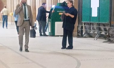 الإعلامية أميرة أبو شنب تؤازر زوجها خلال نظر الطعن على حكم حبسه