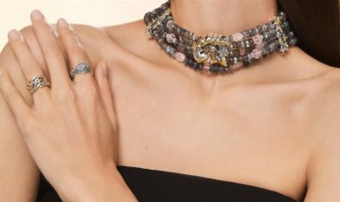 مصممة الحلي عزة فهمي تطلق مجموعة مستوحاة من أم كلثوم والشاعر عبدالرحمن الابنودي