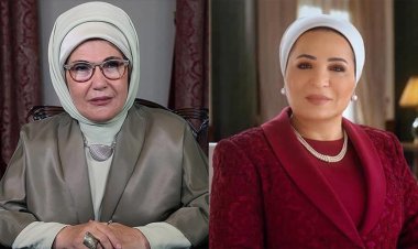 السيدة انتصار السيسي وقرينة الرئيس التركي تزوران مقر الهلال الأحمر المصري