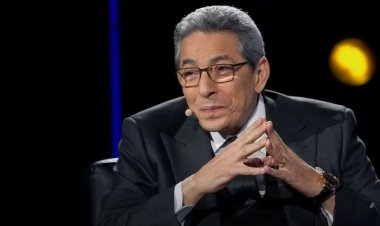 مش وقت  استعراض.. محمود سعد ينتقد التصوير أمام الكعبة